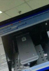 iphone 6 01 174x250 iPhone 6 Leaked Images